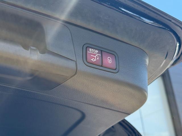 GLB GLB200d 4マチック AMGラインパッケージ AMGライン/ダイレクトステアリング/アダブティブダンピングシステム付サスペンション/アダブティブハイビームアシスト・プラス/マルチビームLEDヘッドライト/プライバシーガラス/スポーツブレーキ(13枚目)