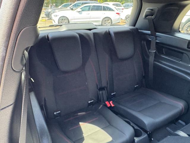 GLB GLB200d 4マチック AMGラインパッケージ AMGライン/ダイレクトステアリング/アダブティブダンピングシステム付サスペンション/アダブティブハイビームアシスト・プラス/マルチビームLEDヘッドライト/プライバシーガラス/スポーツブレーキ(16枚目)