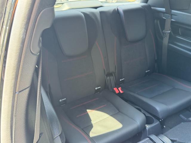 GLB GLB200d 4マチック AMGラインパッケージ AMGライン/ダイレクトステアリング/アダブティブダンピングシステム付サスペンション/アダブティブハイビームアシスト・プラス/マルチビームLEDヘッドライト/プライバシーガラス/スポーツブレーキ(17枚目)