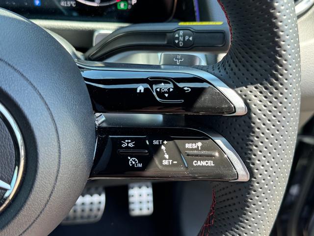 GLB GLB200d 4マチック AMGラインパッケージ AMGライン/ダイレクトステアリング/アダブティブダンピングシステム付サスペンション/アダブティブハイビームアシスト・プラス/マルチビームLEDヘッドライト/プライバシーガラス/スポーツブレーキ(23枚目)