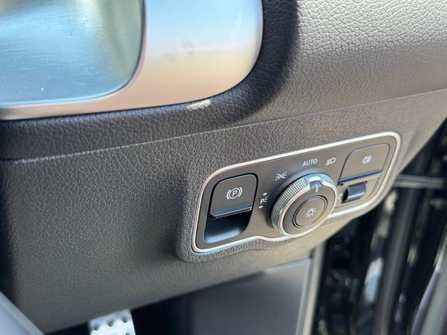 GLB GLB200d 4マチック AMGラインパッケージ AMGライン/ダイレクトステアリング/アダブティブダンピングシステム付サスペンション/アダブティブハイビームアシスト・プラス/マルチビームLEDヘッドライト/プライバシーガラス/スポーツブレーキ(26枚目)