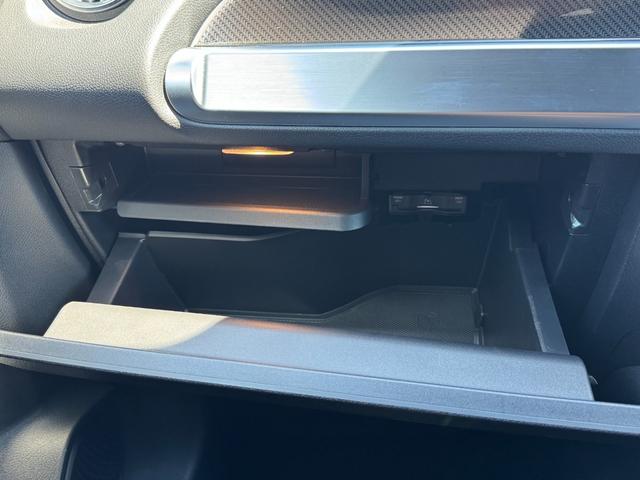 GLB GLB200d 4マチック AMGラインパッケージ AMGライン/ダイレクトステアリング/アダブティブダンピングシステム付サスペンション/アダブティブハイビームアシスト・プラス/マルチビームLEDヘッドライト/プライバシーガラス/スポーツブレーキ(42枚目)