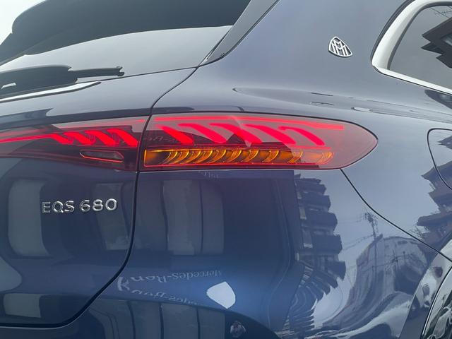 ＥＱＳ ＳＵＶ ＥＱＳ６８０　ＳＵＶ　ファーストクラスパッケージ　ファーストクラスパッケージ／左右独立シート／温冷機能付きカップホルダー／クーリングボックス／センターアームレストヒーター／ブラウンナッパレザー／シートヒーター＆クーラー／リアエンターテイメント（13枚目）