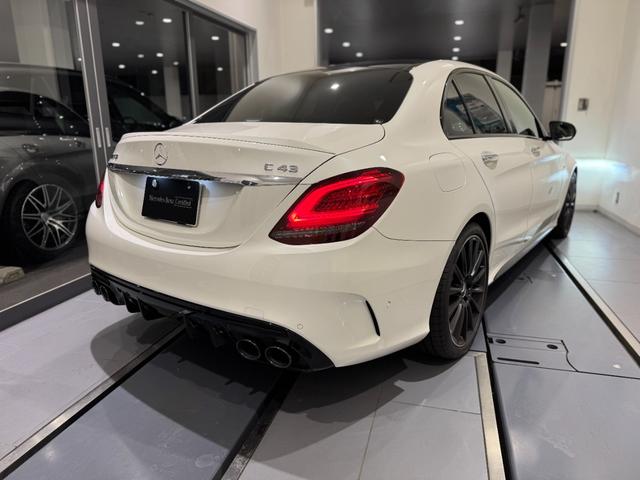 Cクラス C43 4マチック 弊社下取り車/パノラミックスライディングルーフ/ブラックレザーシート/ブルメスターサラウンドサウンド/ヘッドアップディスプレイ/AMGRIDEコントロールサスペンション/パフュームアトマイザー/ETC(2枚目)