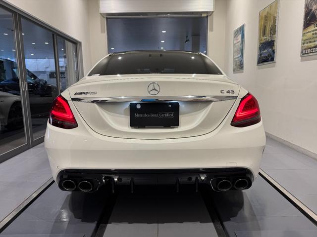 Cクラス C43 4マチック 弊社下取り車/パノラミックスライディングルーフ/ブラックレザーシート/ブルメスターサラウンドサウンド/ヘッドアップディスプレイ/AMGRIDEコントロールサスペンション/パフュームアトマイザー/ETC(4枚目)