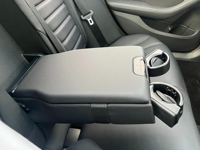 Cクラス C43 4マチック 弊社下取り車/パノラミックスライディングルーフ/ブラックレザーシート/ブルメスターサラウンドサウンド/ヘッドアップディスプレイ/AMGRIDEコントロールサスペンション/パフュームアトマイザー/ETC(17枚目)