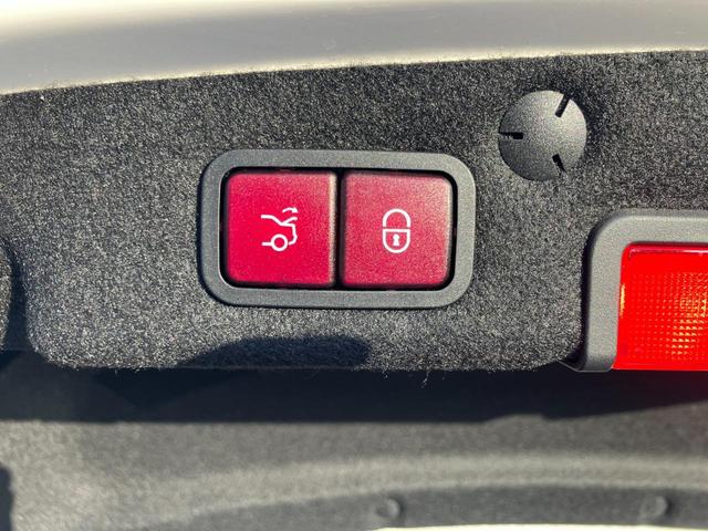 Cクラス C43 4マチック 弊社下取り車/パノラミックスライディングルーフ/ブラックレザーシート/ブルメスターサラウンドサウンド/ヘッドアップディスプレイ/AMGRIDEコントロールサスペンション/パフュームアトマイザー/ETC(41枚目)