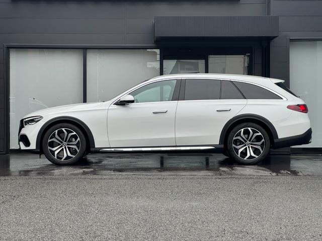 Ｅクラスオールテレイン Ｅ２２０ｄ　４マチック　オールテレイン　弊社デモカー／本革レザーシート／シートヒーター／メモリー付きパワーシート／電動リアゲート／３６０度カメラシステム／ヘッドアップディスプレイ／シートベンチレーター／ｂｕｒｍｅｓｔｅｒ４Ｄサウンドサラウン（2枚目）