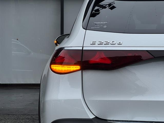 Ｅクラスオールテレイン Ｅ２２０ｄ　４マチック　オールテレイン　弊社デモカー／本革レザーシート／シートヒーター／メモリー付きパワーシート／電動リアゲート／３６０度カメラシステム／ヘッドアップディスプレイ／シートベンチレーター／ｂｕｒｍｅｓｔｅｒ４Ｄサウンドサラウン（6枚目）