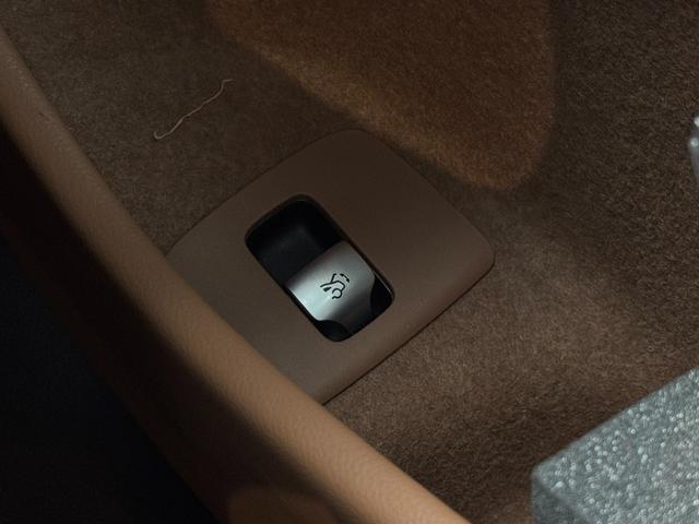 Ｅクラスオールテレイン Ｅ２２０ｄ　４マチック　オールテレイン　弊社デモカー／本革レザーシート／シートヒーター／メモリー付きパワーシート／電動リアゲート／３６０度カメラシステム／ヘッドアップディスプレイ／シートベンチレーター／ｂｕｒｍｅｓｔｅｒ４Ｄサウンドサラウン（23枚目）