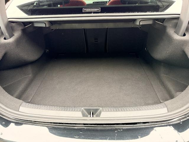 Ａクラスセダン Ａ１８０セダン　ＡＭＧラインパッケージ　弊社下取り車／ＡＭＧレザーエクスクルーシブパッケージ／パノラミックスライディングルーフ／ブラック×レッドツートンレザー／シートヒーター／メモリー付きパワーシート／３６０°カメラ／ＥＴＣ２．０／６４色ア（23枚目）