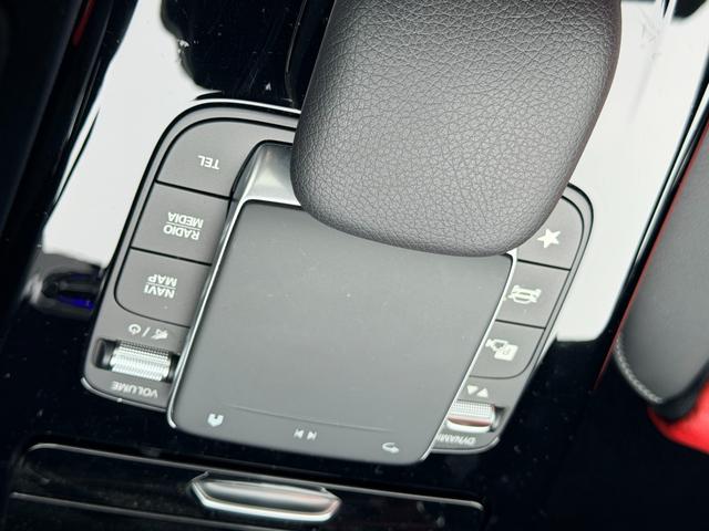 Ａクラスセダン Ａ１８０セダン　ＡＭＧラインパッケージ　弊社下取り車／ＡＭＧレザーエクスクルーシブパッケージ／パノラミックスライディングルーフ／ブラック×レッドツートンレザー／シートヒーター／メモリー付きパワーシート／３６０°カメラ／ＥＴＣ２．０／６４色ア（31枚目）