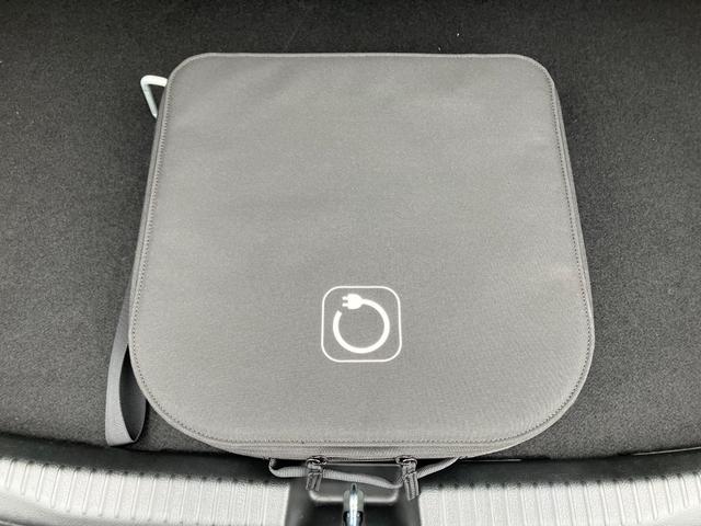 Ｃクラス Ｃ３５０ｅスポーツ　弊社デモカー／３６０度カメラシステム／シートヒーター／電動リアゲート／アクティブレーンキーピングアシスト／アクティブパーキングアシスト／純正ドラレコ／ＥＴＣ２．０／ダイナミックセレクト／（13枚目）