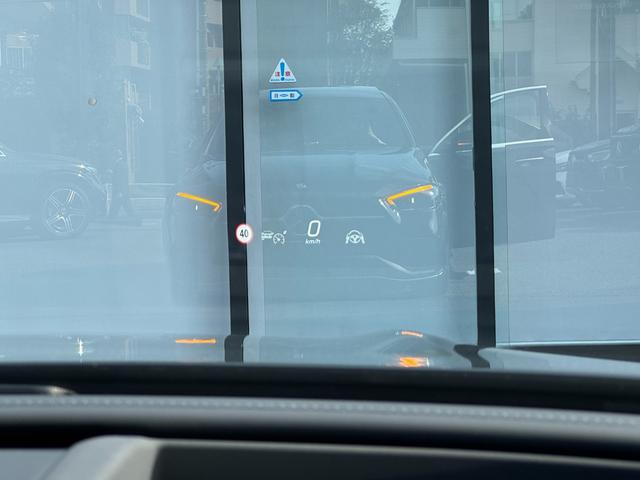 Cクラス C200 4Mアバンギャルド AMGラインパッケージ 弊社下取り車/パノラミックスライディングルーフ/ベーシックパッケージ/ヘッドアップディスプレイ/MBUX ARナビゲーション/ハーフレザーシート/シートヒーター/メモリー付きパワーシート/360°カメ(44枚目)