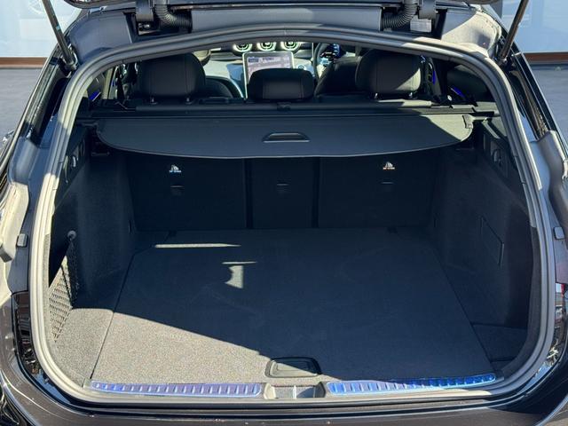 納車前には、メーカー規定に基づき、認定中古車ならではのしっかりとした整備をしてからご納車させて頂きます。熟練のメカニックがお客様に届く事を思い、１台１台入念に点検、整備致します。