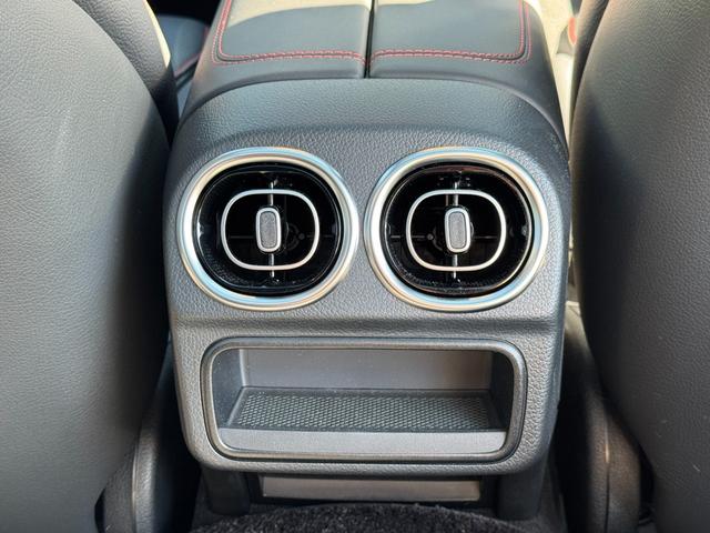 正規ディーラーのみ扱える「メルセデスベンツ保険」をご用意しております。万一のサポートも全てセールスコンサルタントにお任せください。