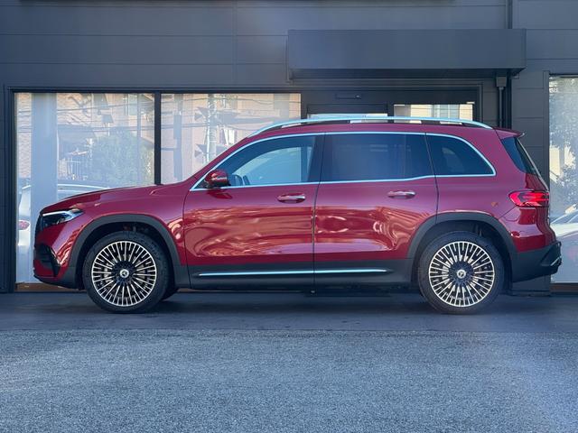 EQB EQB250+ AMGラインパッケージ 弊社デモカー/メモリー付きパワーシート/電動リアゲート/パノラミックスライディングルーフ/3列シート/アクティブパーキングアシスト/アクティブレーンキーピングアシスト/純正ドラレコ/ETC2.0/認定(3枚目)