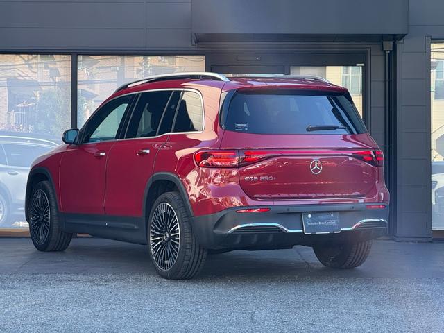 EQB EQB250+ AMGラインパッケージ 弊社デモカー/メモリー付きパワーシート/電動リアゲート/パノラミックスライディングルーフ/3列シート/アクティブパーキングアシスト/アクティブレーンキーピングアシスト/純正ドラレコ/ETC2.0/認定(4枚目)