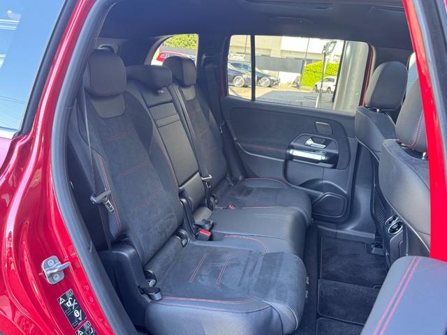 EQB EQB250+ AMGラインパッケージ 弊社デモカー/メモリー付きパワーシート/電動リアゲート/パノラミックスライディングルーフ/3列シート/アクティブパーキングアシスト/アクティブレーンキーピングアシスト/純正ドラレコ/ETC2.0/認定(13枚目)