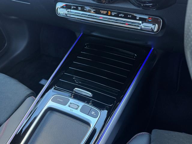 EQB EQB250+ AMGラインパッケージ 弊社デモカー/メモリー付きパワーシート/電動リアゲート/パノラミックスライディングルーフ/3列シート/アクティブパーキングアシスト/アクティブレーンキーピングアシスト/純正ドラレコ/ETC2.0/認定(33枚目)