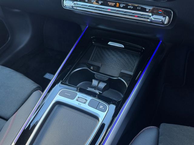 EQB EQB250+ AMGラインパッケージ 弊社デモカー/メモリー付きパワーシート/電動リアゲート/パノラミックスライディングルーフ/3列シート/アクティブパーキングアシスト/アクティブレーンキーピングアシスト/純正ドラレコ/ETC2.0/認定(34枚目)