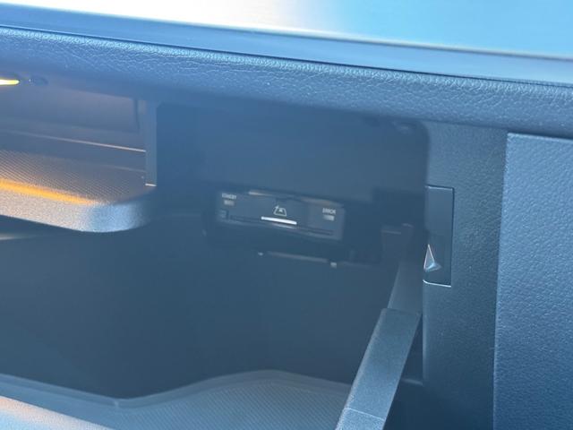 EQB EQB250+ AMGラインパッケージ 弊社デモカー/メモリー付きパワーシート/電動リアゲート/パノラミックスライディングルーフ/3列シート/アクティブパーキングアシスト/アクティブレーンキーピングアシスト/純正ドラレコ/ETC2.0/認定(38枚目)