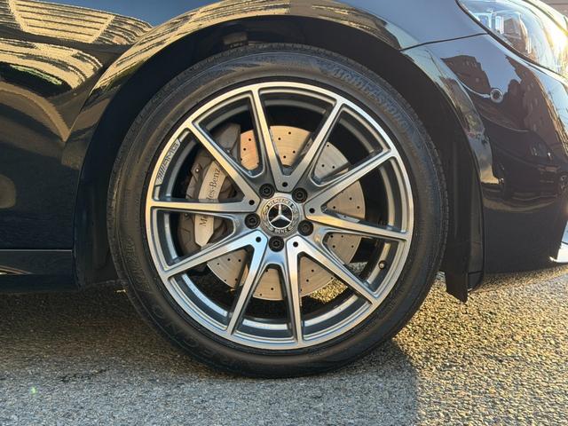 Eクラスステーションワゴン E300 ステーションワゴン スポーツ パフュームアトマイザー/メモリー付きパワーシート/電動リアゲート/後席シートヒーター/パノラミックスライディングルーフ/360度カメラシステム/burmesterサウンドサラウンドシステム(7枚目)