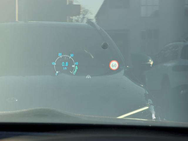 Eクラスステーションワゴン E300 ステーションワゴン スポーツ パフュームアトマイザー/メモリー付きパワーシート/電動リアゲート/後席シートヒーター/パノラミックスライディングルーフ/360度カメラシステム/burmesterサウンドサラウンドシステム(34枚目)