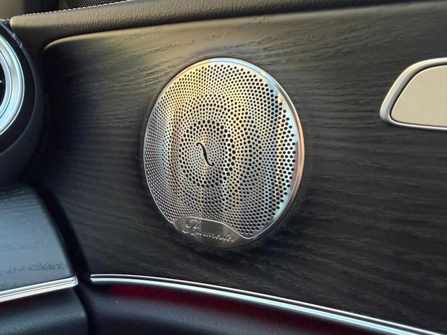 Eクラスステーションワゴン E300 ステーションワゴン スポーツ パフュームアトマイザー/メモリー付きパワーシート/電動リアゲート/後席シートヒーター/パノラミックスライディングルーフ/360度カメラシステム/burmesterサウンドサラウンドシステム(47枚目)