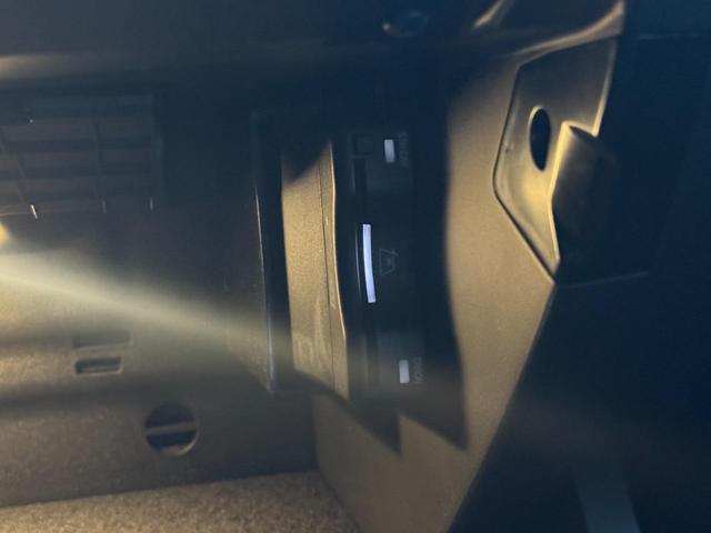 Ａクラスセダン Ａ２００ｄ　セダン　ＡＭＧラインパッケージ　弊社デモアップ／ハーフレザーシート／シートヒーター／メモリー付きパワーシート／リアビューカメラ／ＥＴＣ２．０／１２セグテレビ／レーダーセーフティーパッケージ／ブラインドスポットアシスト／パドルシフト（35枚目）