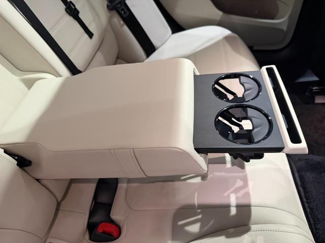 Ｃクラスオールテレイン Ｃ２２０ｄ　４マチック　オールテレイン　弊社下取り車　ＡＭＧラインパッケージ　ベーシックパッケージ　ＭＢＵＸ　ＡＲナビゲーション　ヘッドアップディスプレイ　本革巻きスポーツステアリング　大径ブレーキシステム（18枚目）