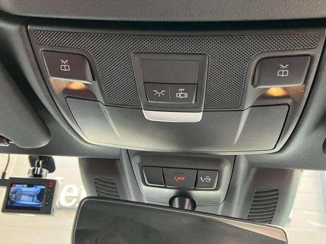 Ｃクラス Ｃ１８０カブリオレスポーツレザエクスクルシブパッケジ　弊社下取り車／レザーエクスクルーシブパッケージ／ダークレッドソフトトップ／エアサスペンション／エアバランスパッケージ／クランベリーレッドレザー／シートヒーター／シートクーラー／ヘッドアップディスプレイ（42枚目）