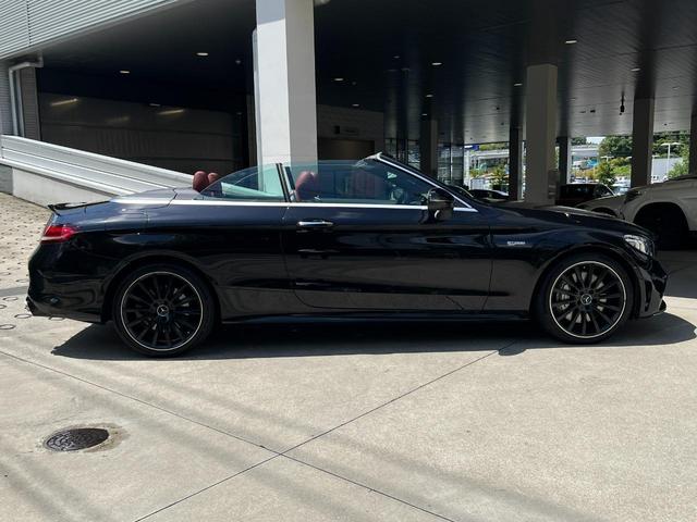 C43 4マチック カブリオレ 認定中古車 レーダーセーフティパッケージ 幌赤 赤革シート メモリー付きパワーシート シートヒーター エアスカーフ ヘッドアップディスプレイ 純正ドライブレコーダー ナビ ETC(4枚目)