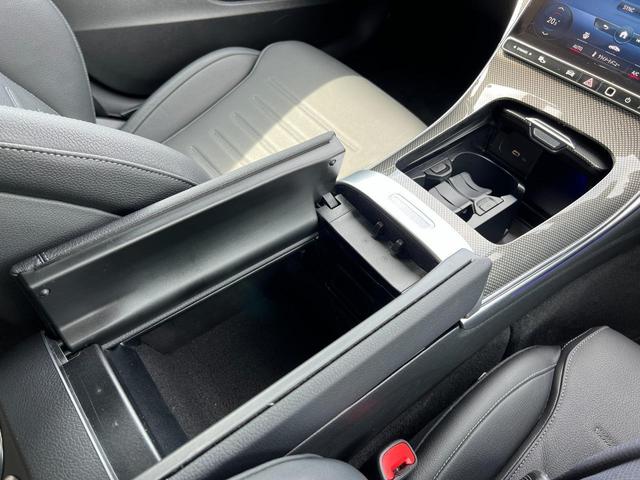 C200アバンギャルド AMGライン AMGライン/ベーシックPKG/パノラミックスライディングルーフ/レザーEXPKG/レーダーセーフティPKG/360°カメラ/アンビエントライトプレミアム/メモリー付パワーシート/スマートフォン連携機(25枚目)
