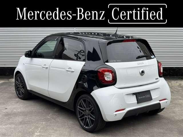 スマートフォーフォー ＢＲＡＢＵＳ　スポーツ　認定中古車　当社ユーザー様お下取り車　本革シート　ガラスルーフ　シートヒーター　パークトロニック　９インチナビ　バックカメラ　アイドリングストップ（4枚目）