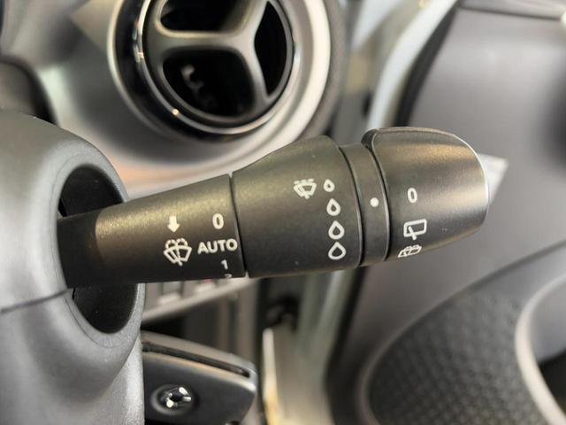 スマートフォーフォー ＢＲＡＢＵＳ　スポーツ　認定中古車　当社ユーザー様お下取り車　本革シート　ガラスルーフ　シートヒーター　パークトロニック　９インチナビ　バックカメラ　アイドリングストップ（22枚目）