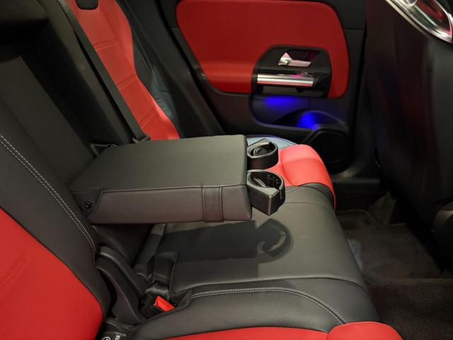 ＧＬＡクラス ＧＬＡ３５　４マチック　弊社下取／ワンオーナー／ＡＭＧパフォーマンスパッケージ／ＡＭＧアドバンストパッケージ／パノラミックスライディングルーフ／ブランドロゴプロジェクター／ヘッドアップディスプレイ／パフォーマンスシート（32枚目）