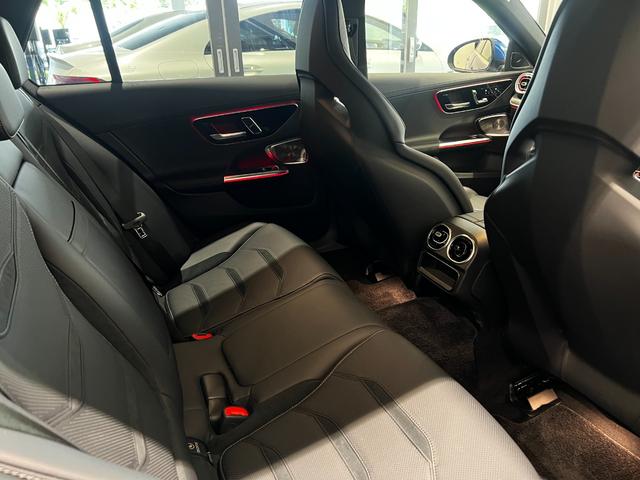 Ｃクラスステーションワゴン Ｃ６３　Ｓ　Ｅ　パフォーマンス　ステーションワゴン　弊社デモカーアップ／ワンオーナー／ＡＭＧパフォーマンスパッケージ／パノラマ／ナッパーレザーシート／ＡＭＧトラックペース／ＡＭＧパフォーマンススポイラーリップ／ＡＭＧレッドブレーキキャリパー／新車保証（7枚目）
