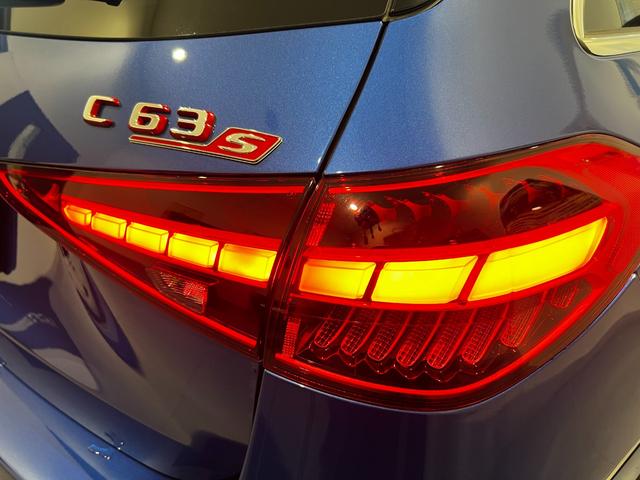 Ｃクラスステーションワゴン Ｃ６３　Ｓ　Ｅ　パフォーマンス　ステーションワゴン　弊社デモカーアップ／ワンオーナー／ＡＭＧパフォーマンスパッケージ／パノラマ／ナッパーレザーシート／ＡＭＧトラックペース／ＡＭＧパフォーマンススポイラーリップ／ＡＭＧレッドブレーキキャリパー／新車保証（31枚目）