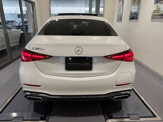 Ｃクラス Ｃ３５０ｅスポーツ　弊社デモカーアップ／ワンオーナー／ベーシックＰ／レザーエクスクルーシブＰ／パノラミックスライディングルーフ／メモリ付きパワーシート／シートヒーター／３６０度カメラ／純正ドラレコ／電動リアゲート／新車保（4枚目）