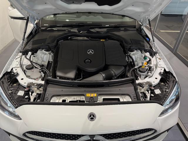 Ｃクラス Ｃ３５０ｅスポーツ　弊社デモカーアップ／ワンオーナー／ベーシックＰ／レザーエクスクルーシブＰ／パノラミックスライディングルーフ／メモリ付きパワーシート／シートヒーター／３６０度カメラ／純正ドラレコ／電動リアゲート／新車保（8枚目）