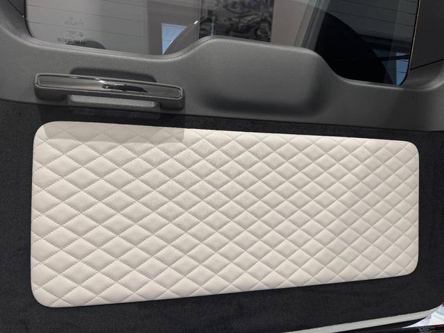 Ｇクラス Ｇ６３　弊社下取／１オーナー／マヌファクトゥーアプログラム／インテリア＋パッケージ／ＡＭＧナイトパッケージ／マットブラック２１インチアルミホイール／リラクゼーション機能／ナッパーレザー／新車保証継承（9枚目）