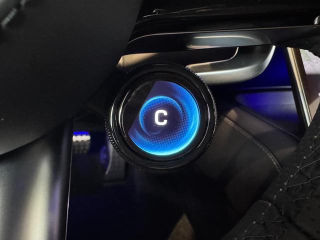 Ｓクラス 　１オーナー／リアコンフォートＰ／リアエンターＰ／ショーファーＰ／エナジャイジングコンフォート／リアアクスルステアリング／ＲＩＤＥ　ＣＯＮＴＲＯＬ＋／パノラマ／ＡＲＨＵＤ／３Ｄディスプレイ／新車保証継承（19枚目）