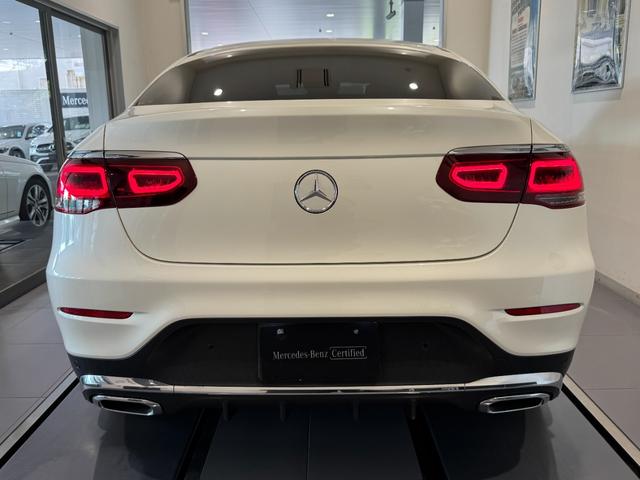 ＧＬＣ ＧＬＣ２２０ｄ　４マチック　クーペ　ＡＭＧライン　スライディングルーフ／アンビエントライト／メモリ付きパワーシート／シートヒーター／フルセグ／Ｂｌｕｅｔｏｏｔｈ／ＡＩＲＭＡＴＩＣサスペンション／電動リアゲート／レーダーセーフティー／認定中古車２年保証（4枚目）