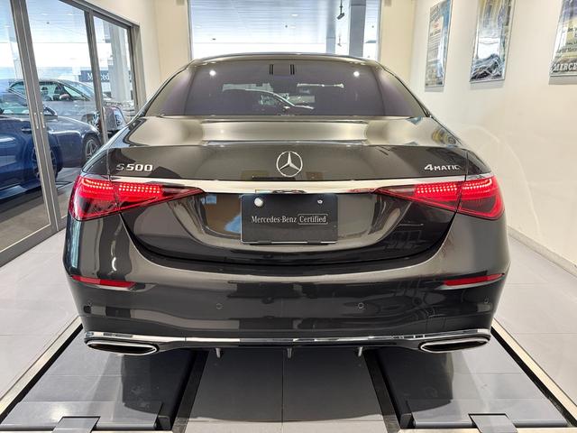 Ｓクラス Ｓ５００　４マチック　ＡＭＧラインパッケージ　黒革／弊社下取／ベーシックＰ／レザーエクスクルーシブＰ／ＡＲヘッドアップディスプレイ／３Ｄコックピット／パノラミックスライディングルーフ／シートヒーター・ベンチレーター／パフュームアトマイザー（4枚目）