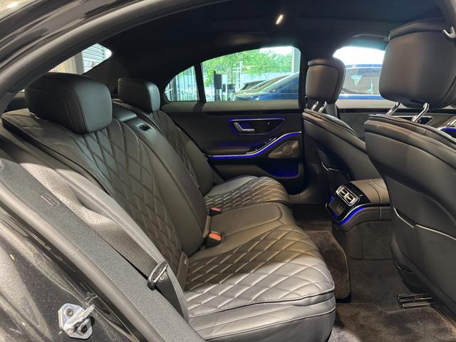 Ｓクラス Ｓ５００　４マチック　ＡＭＧラインパッケージ　黒革／弊社下取／ベーシックＰ／レザーエクスクルーシブＰ／ＡＲヘッドアップディスプレイ／３Ｄコックピット／パノラミックスライディングルーフ／シートヒーター・ベンチレーター／パフュームアトマイザー（9枚目）