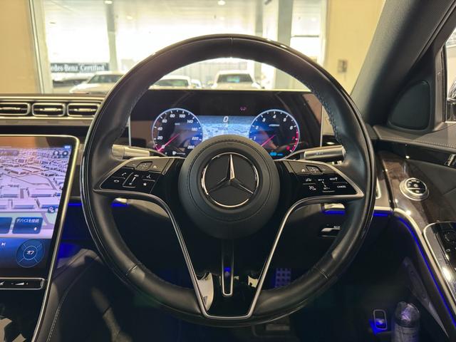 Ｓクラス Ｓ５００　４マチック　ＡＭＧラインパッケージ　黒革／弊社下取／ベーシックＰ／レザーエクスクルーシブＰ／ＡＲヘッドアップディスプレイ／３Ｄコックピット／パノラミックスライディングルーフ／シートヒーター・ベンチレーター／パフュームアトマイザー（14枚目）