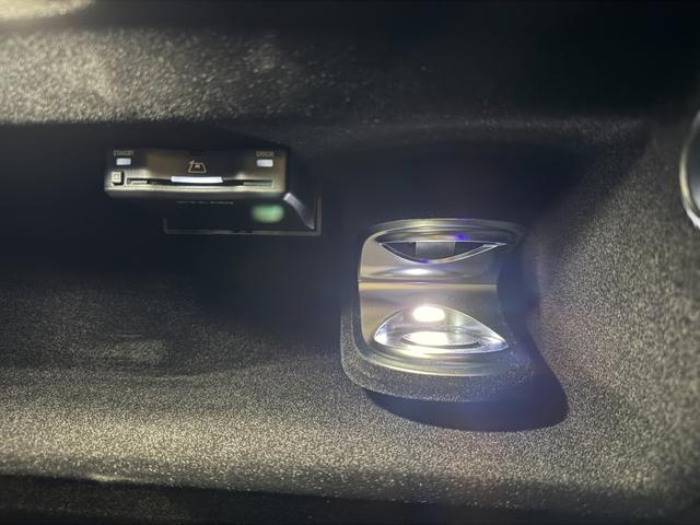 Ｓクラス Ｓ５００　４マチック　ＡＭＧラインパッケージ　黒革／弊社下取／ベーシックＰ／レザーエクスクルーシブＰ／ＡＲヘッドアップディスプレイ／３Ｄコックピット／パノラミックスライディングルーフ／シートヒーター・ベンチレーター／パフュームアトマイザー（27枚目）