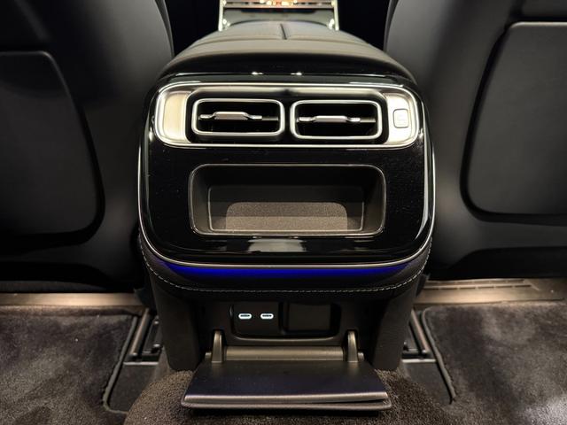 Ｓクラス Ｓ５００　４マチック　ＡＭＧラインパッケージ　黒革／弊社下取／ベーシックＰ／レザーエクスクルーシブＰ／ＡＲヘッドアップディスプレイ／３Ｄコックピット／パノラミックスライディングルーフ／シートヒーター・ベンチレーター／パフュームアトマイザー（34枚目）