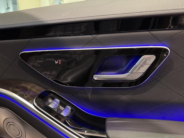 Ｓクラス Ｓ５００　４マチック　ＡＭＧラインパッケージ　黒革／弊社下取／ベーシックＰ／レザーエクスクルーシブＰ／ＡＲヘッドアップディスプレイ／３Ｄコックピット／パノラミックスライディングルーフ／シートヒーター・ベンチレーター／パフュームアトマイザー（35枚目）